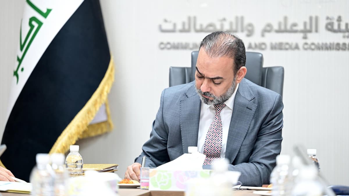 رئيس هيأة الإعلام والاتصالات يؤكد الاستمرار بتوحيد الإجراءات وتعزيز الكفاءة الميدانية 