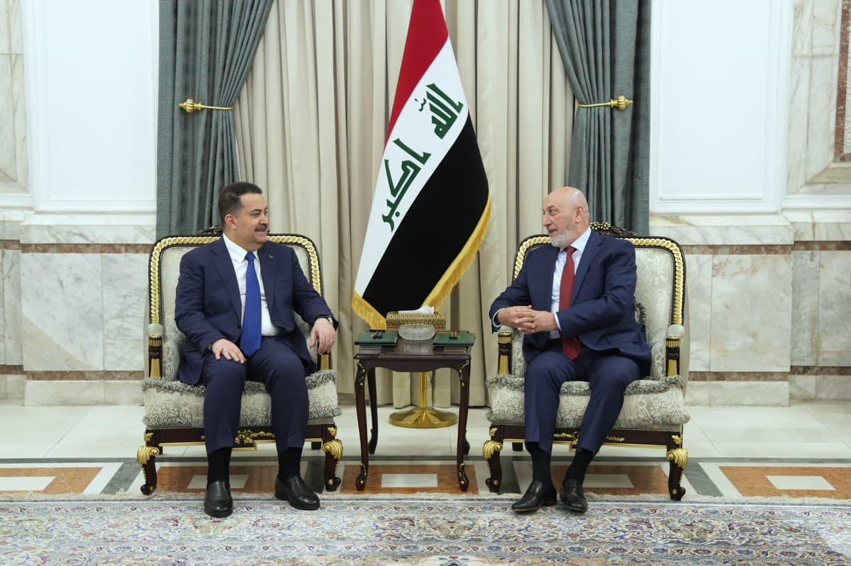 رئيس  الوزراء محمد شياع السوداني يهنئ نزار محمد سعيد ئاميدي بمناسبة انتخابه رئيساً للجمهورية