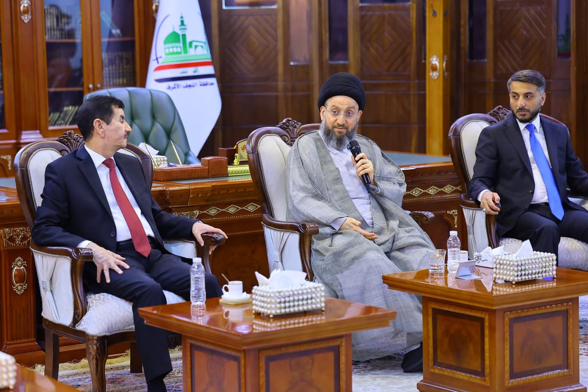 السيد الحكيم من النجف: العراق تجاوز الانسداد السياسي ويدعو لتنويع صادرات النفط وتوسيع صلاحيات المحافظات لدعم التنمية