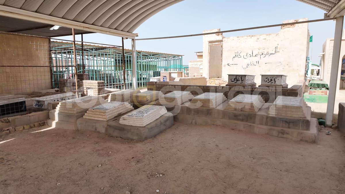 Wadi al-Salam Cemetery, cemeteries, shots inside the cemeteries