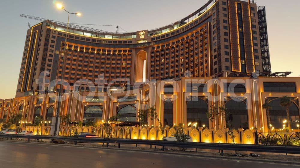 Heart of the World Hotel at sunset – Hotels category