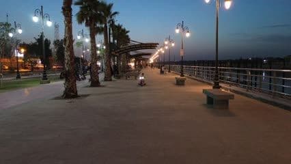 Kufa Corniche, children playing