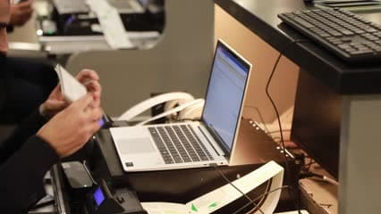 مطار الموصل , تدقيق جوازات , تذاكر سفر