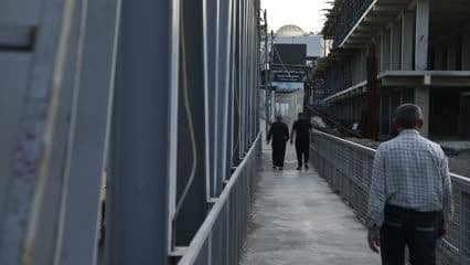 الجسر العتيق, ممر مشاة