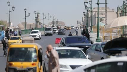 Martyrs' Square, Baghdad, Cars