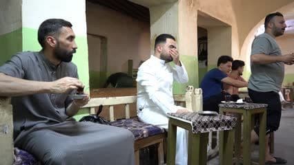 مقاهي شعبية , مقهى هيت , شرب الشاي
