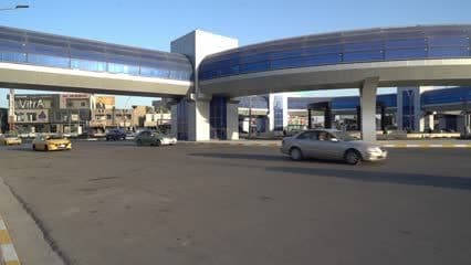 Awqaf Bridge, Ramadi, Cars
