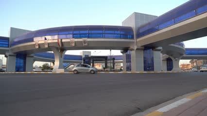 Awqaf Bridge, car and truck traffic