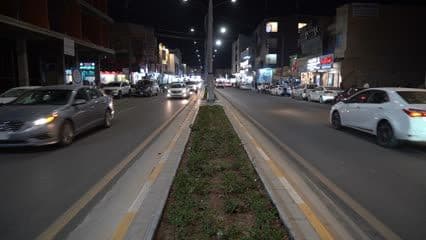 شارع المستودع , ليلا