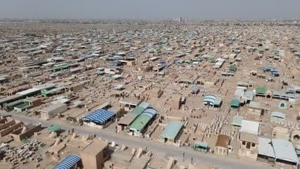 Wadi al-Salam Cemetery, wide shot of the graves from above