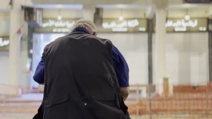 Al-Rasheed Street, an elderly man