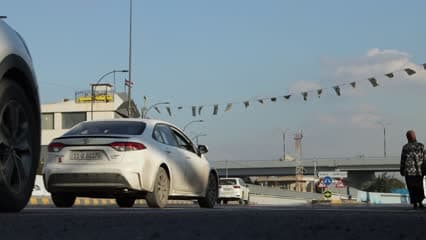 ساحة النسور , جامعة النسور, سيارات 