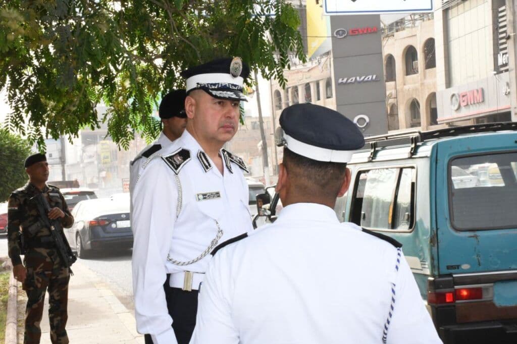 Lieutenant General Dr. Uday Sameer, Director General of Traffic, continues his field tours and is surprised to find an electricity pole that could cause a traffic disaster