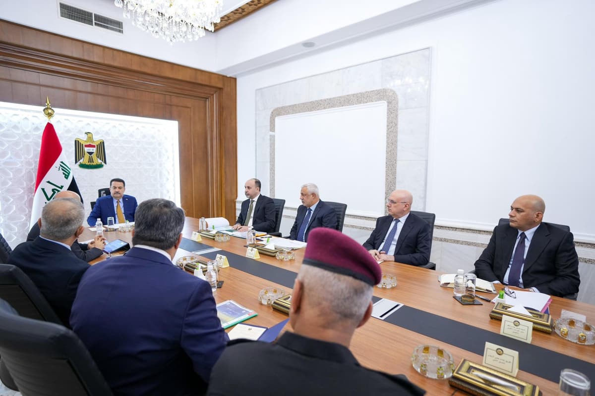 رئيس الوزراء محمد شياع السوداني يترأس اجتماعا خصص لمتابعة سير تنفيذ مشاريع الطرق والجسور في العاصمة بغداد