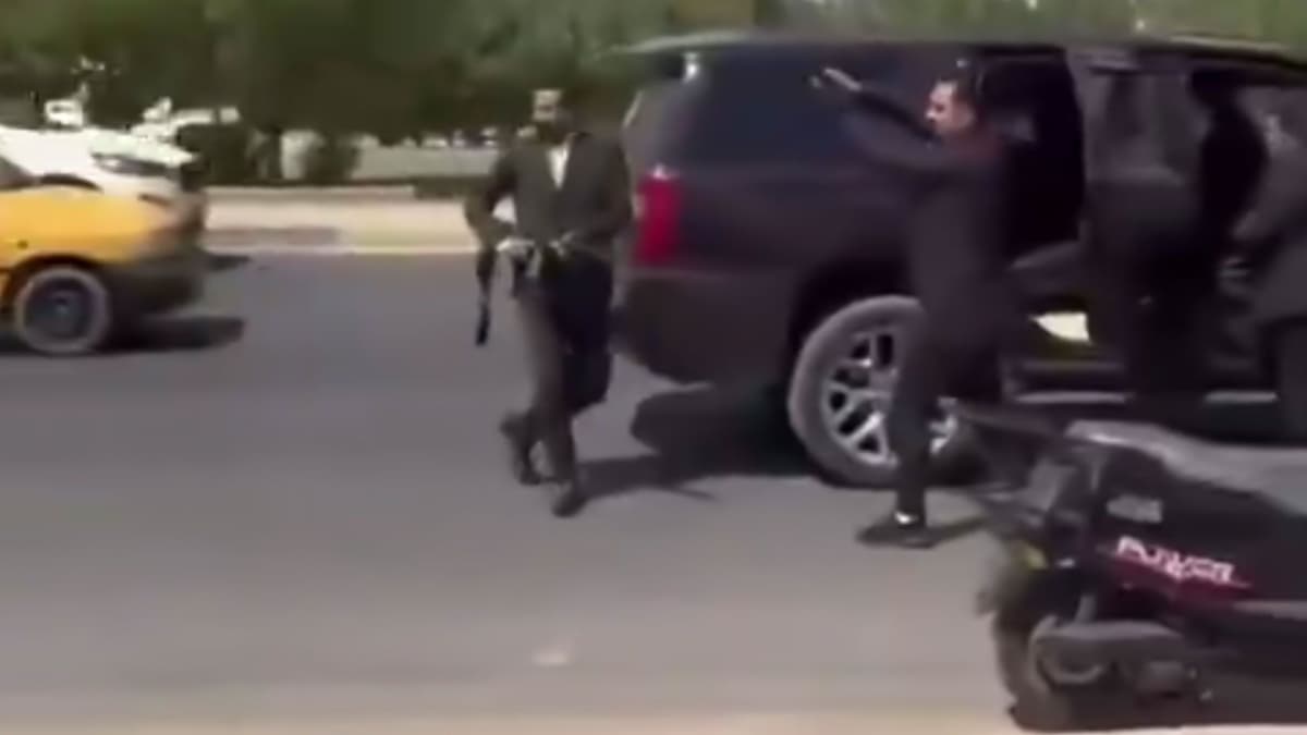 Shooting at Basra protesters in front of the oil company